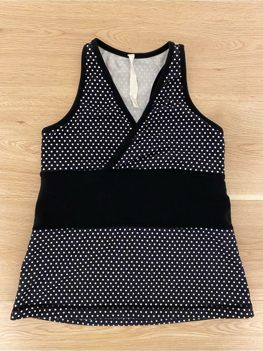 RARE MINT Vintage Lululemon De-Lovely Deep V-Neck Tank Top Mod Dot size 8